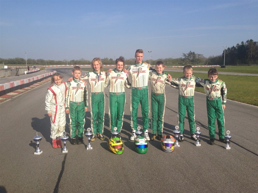 Frederik Vesti med de andre deltagere fra RS Competition
